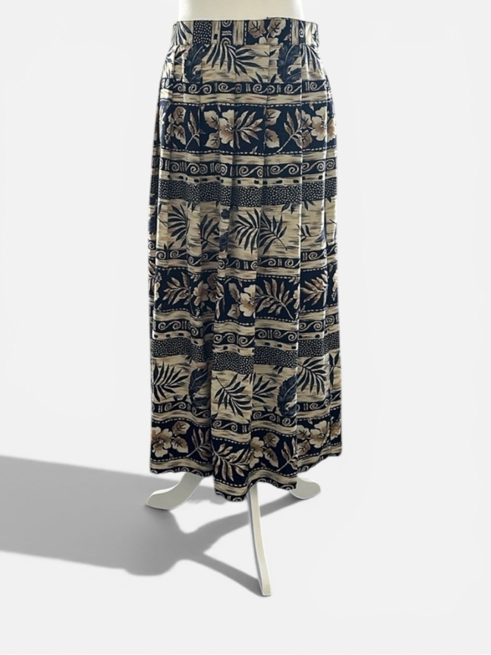Koret Womenโs Pleated Boho Skirt. Black/Brown Leaf Design Vintage Soft 10.